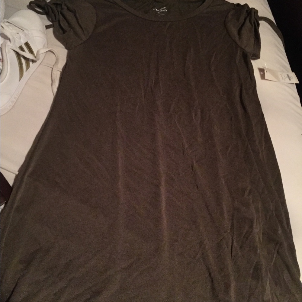 Never worn Francesca army green T shirt dress.